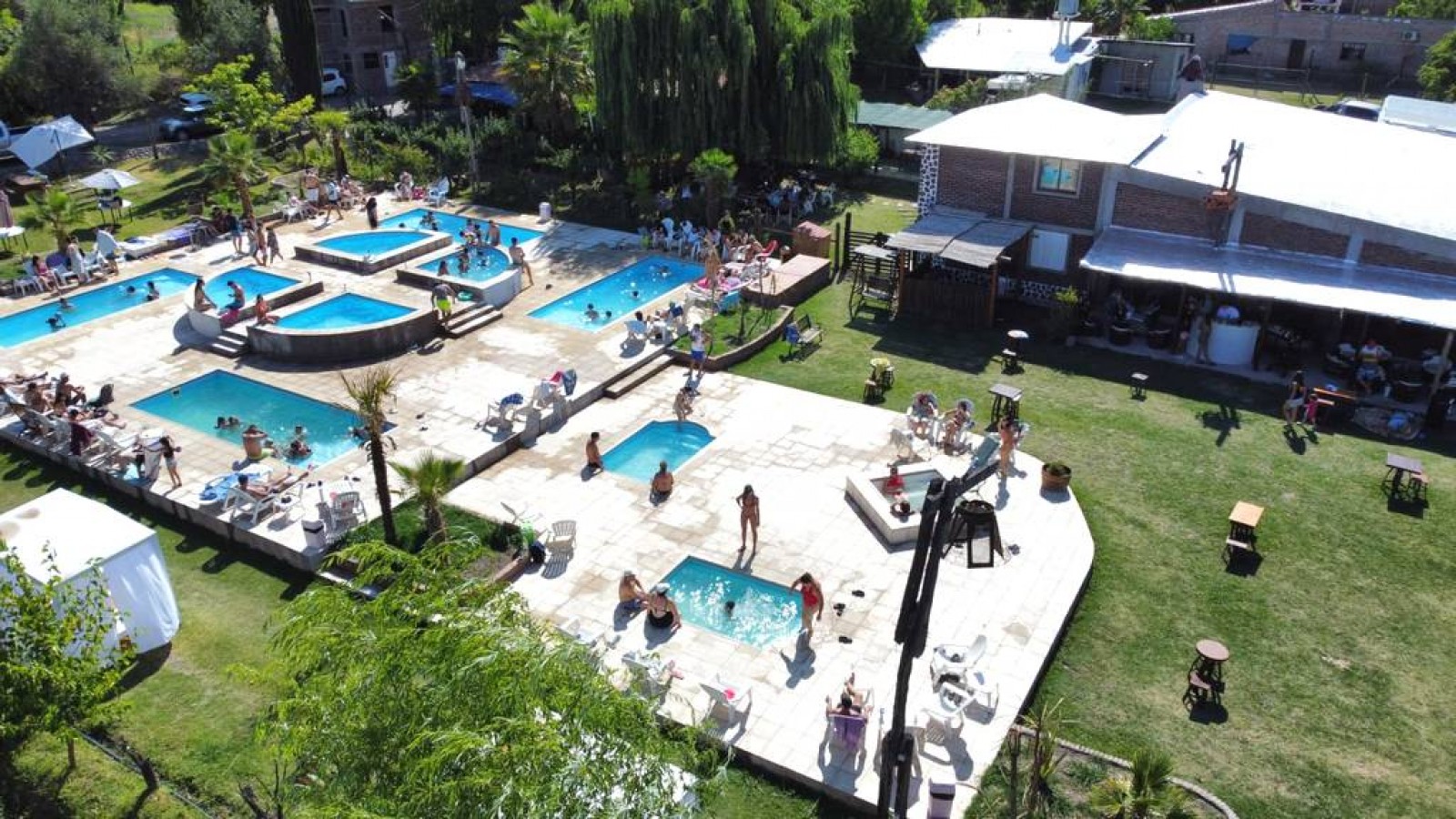 Insólita muerte de un turista de Chile en un complejo veraniego en Luján de Cuyo  y dos decesos por siniestros viales.